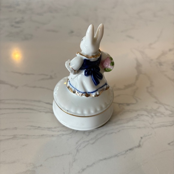 Sekiguchi Blue Velvet Bunny Music Box, made in Japan, mama rabbit - Picture 5 of 9